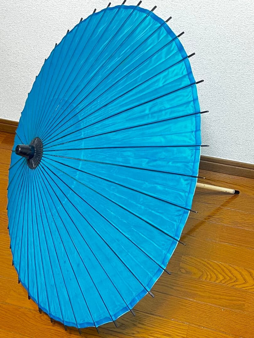 青い舞踊傘