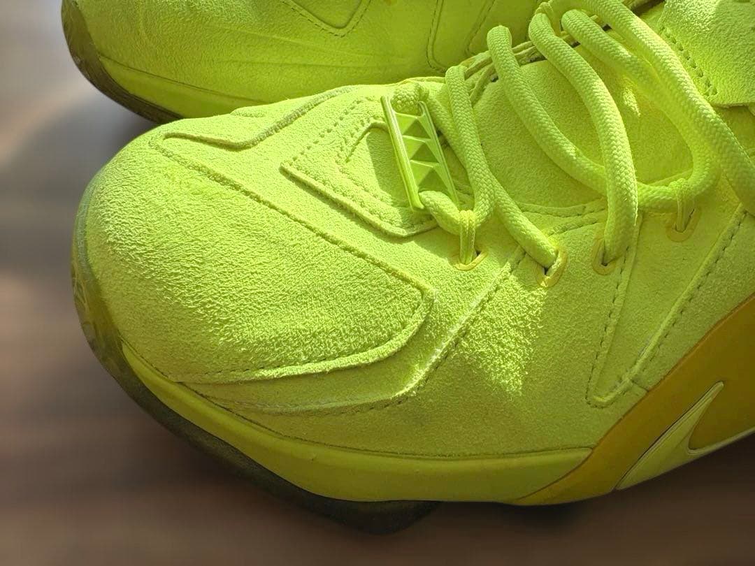 NIKE レブロン LEBRON 12 EXTボルト　イエロー