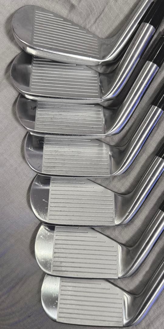 スリクソン　Z945アイアン　4〜P DGS200 ツアーイシュー