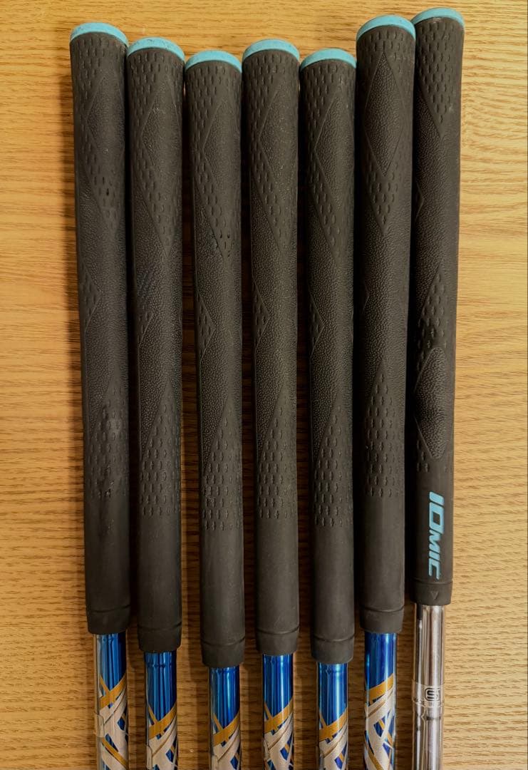 スリクソン　Z945アイアン　4〜P DGS200 ツアーイシュー