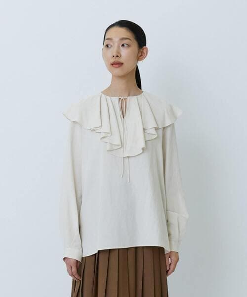 美品 ロワズィール 2,3万円 ラッフルカラーブラウス LOISIR ホワイト