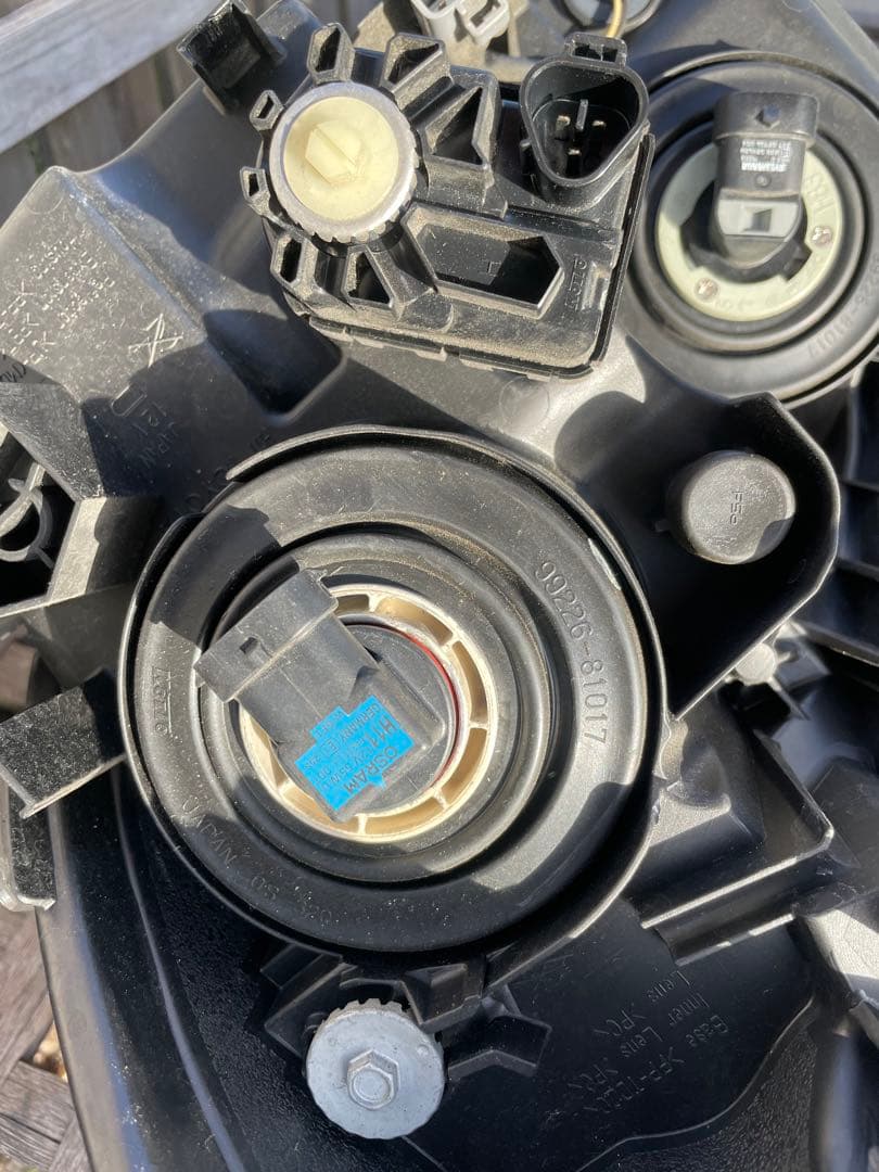 NHP10 アクア　中期　右ヘッドランプ　美品　81110-52K40