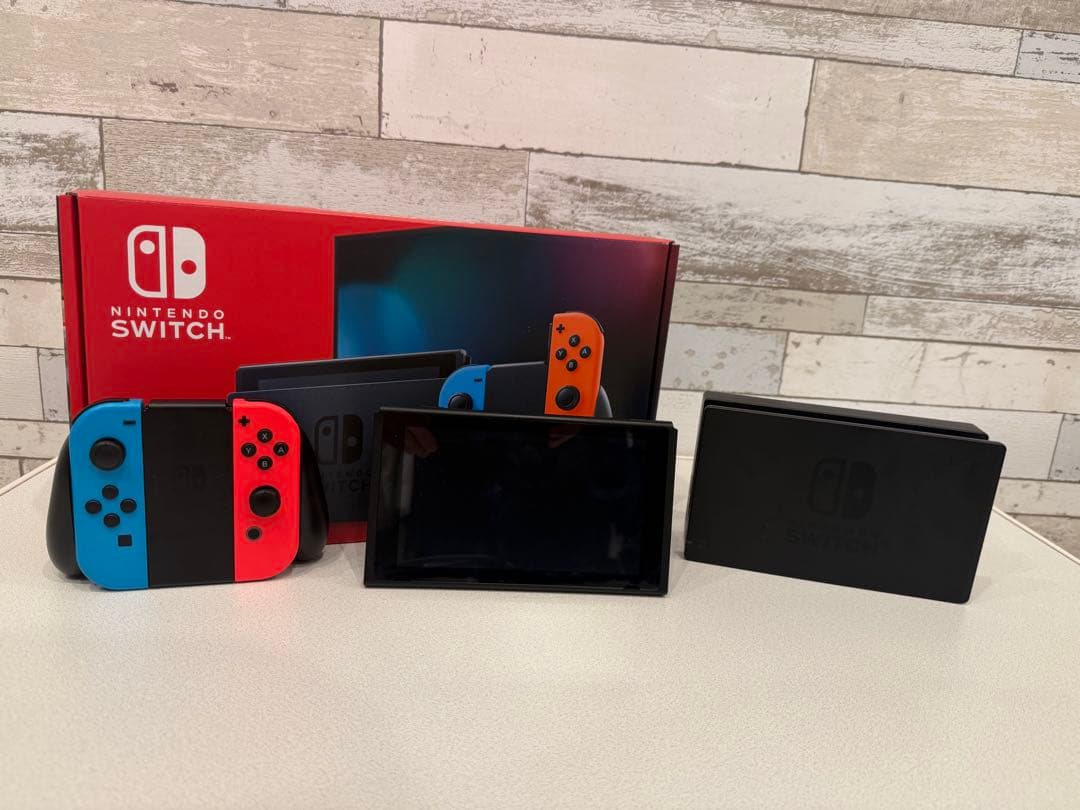 Nintendo Switch 本体 青/赤ジョイコン ゲーム2本付き