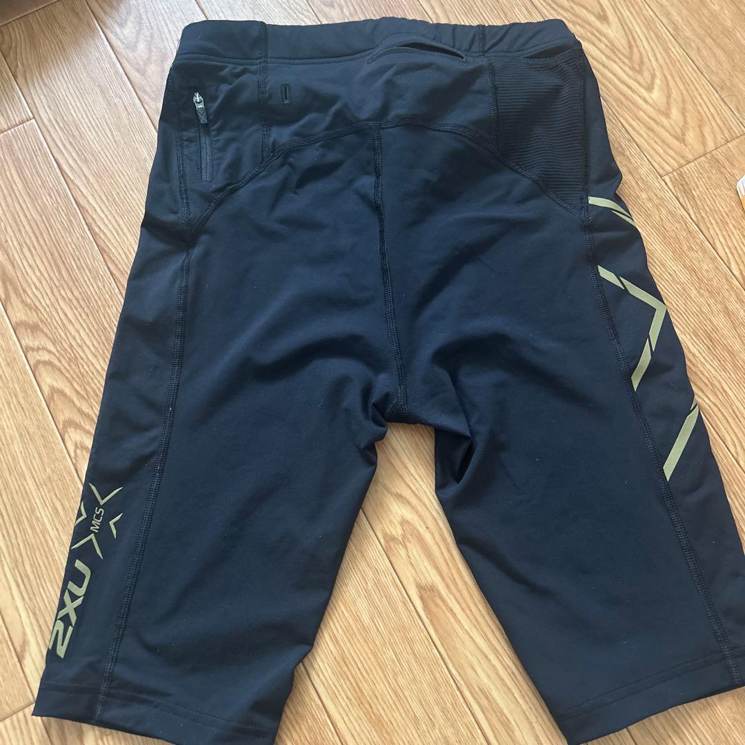 カラー···ブラック 2XU サイズはSです。
