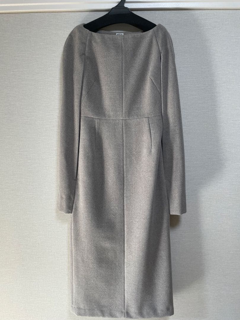 新品laubeblanc◆ Narrow line Cape Dress