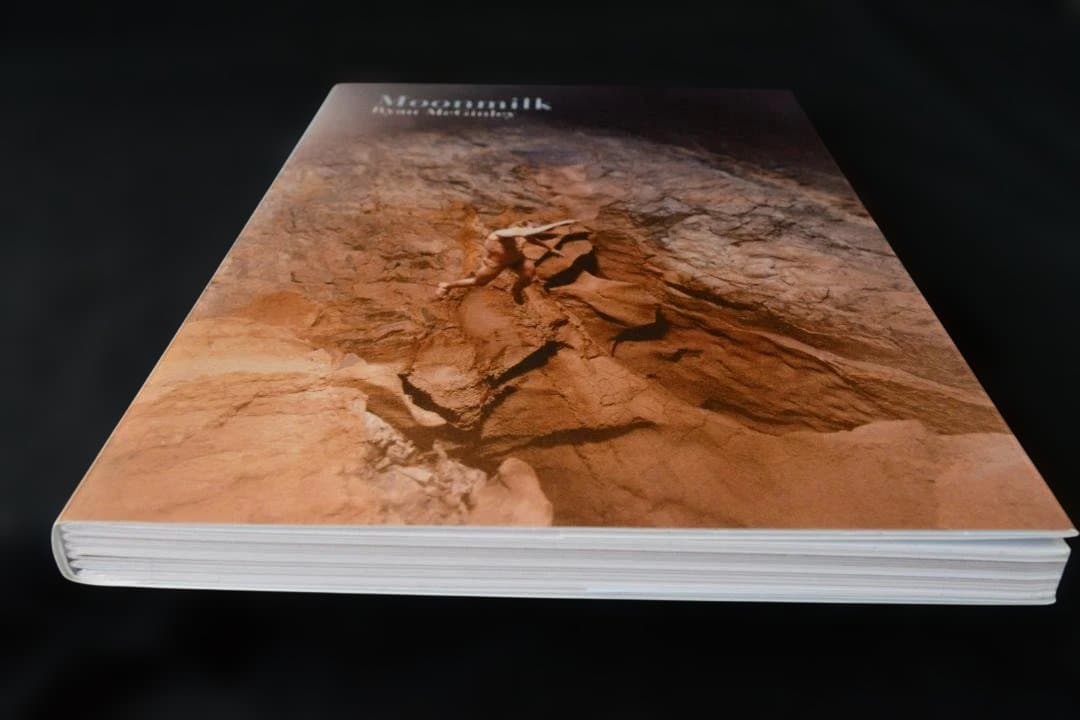 【Ryan McGinley：Moonmilk】　　★★新品