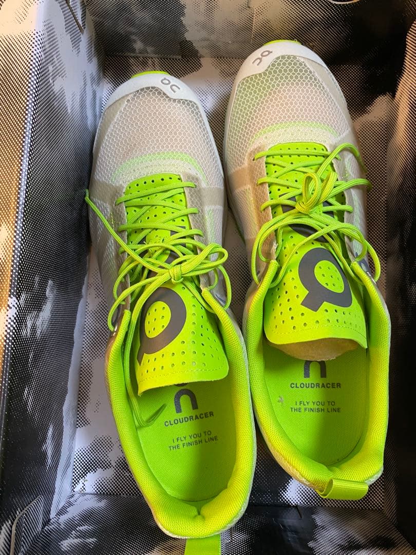 On (新品) Clouds racer ( 30 cm)