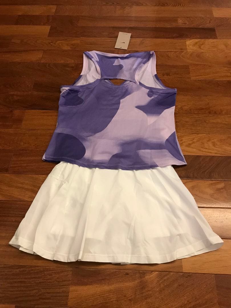 ナイキ　紫色柄タンクトップ　US-Sサイズ　新品