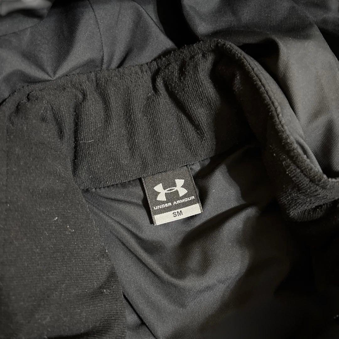 ⭐︎ お値下げ　超美品Under Armour ベンチコートM