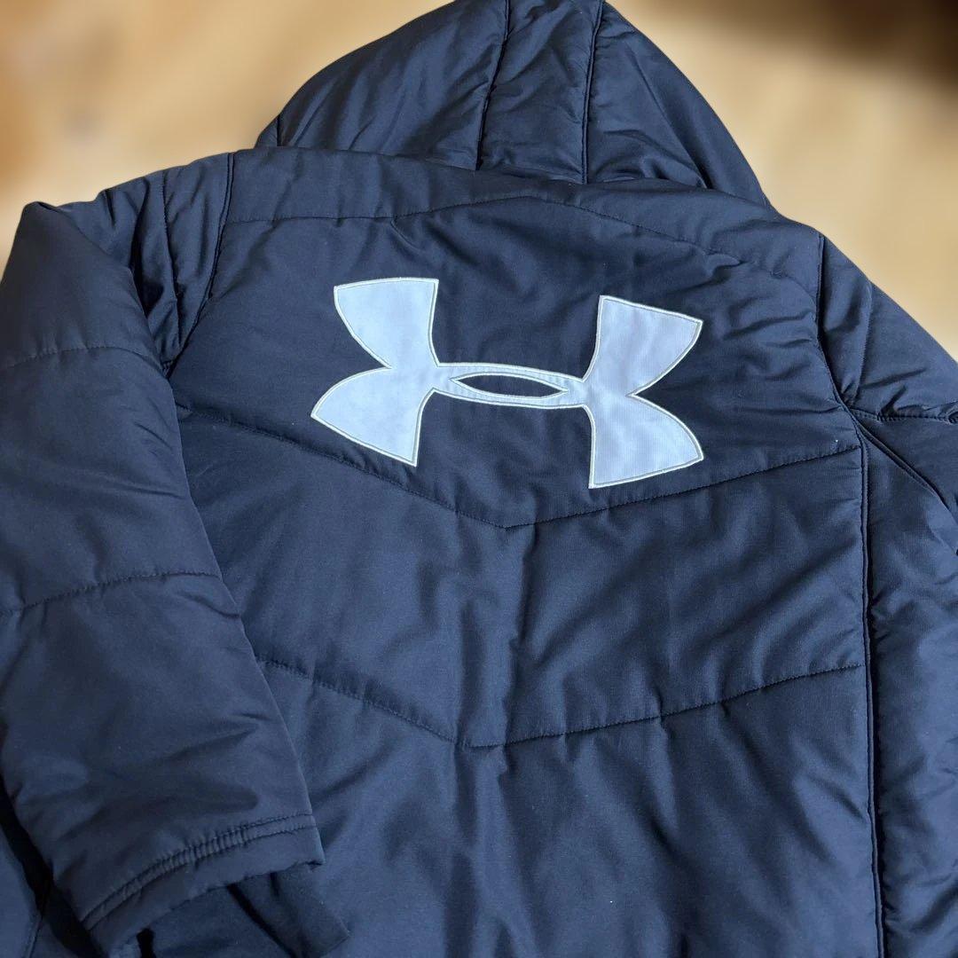 ⭐︎ お値下げ　超美品Under Armour ベンチコートM