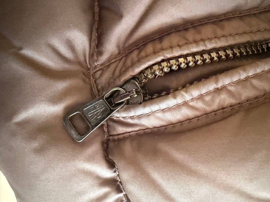 【新年特価】価格改定！MONCLER ダウンベスト ダークブラウン