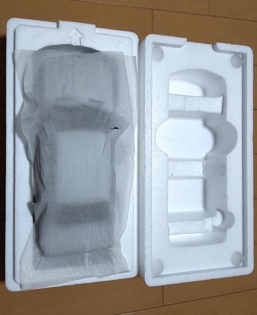 1/18　ミニカー　AUTOart オートアート　 323i