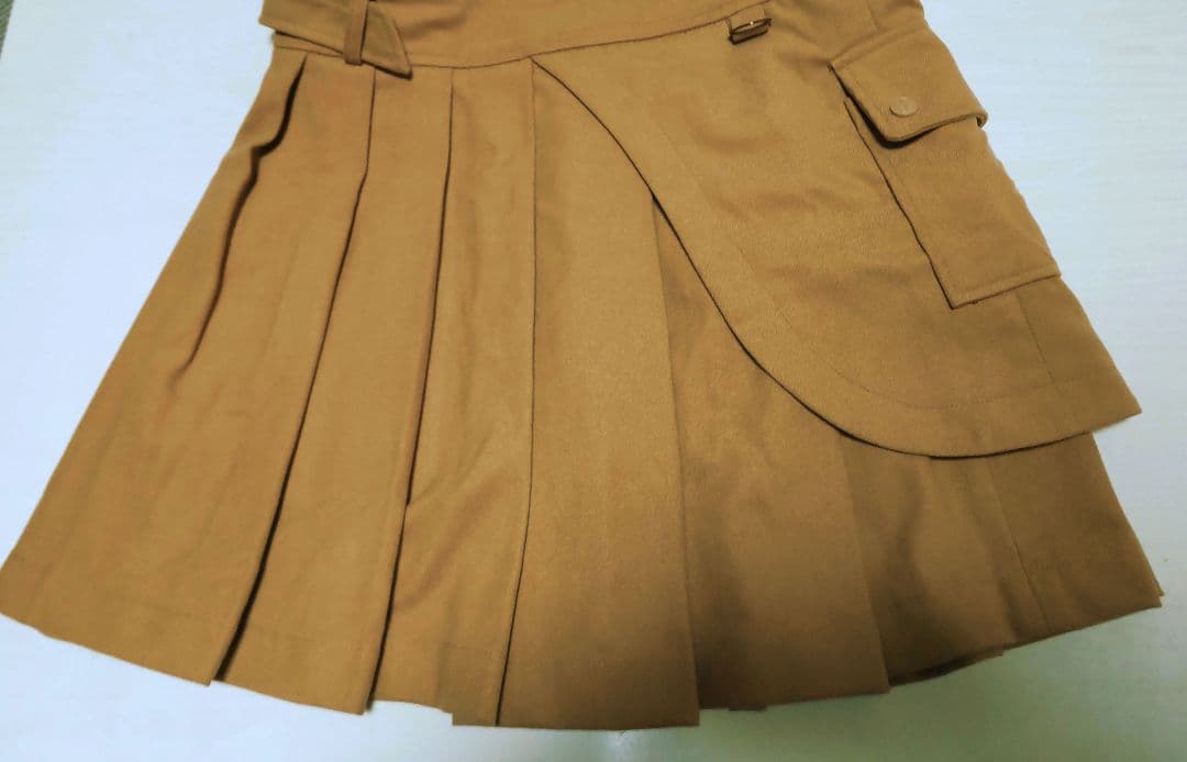 ジーフォアプリーツスカート