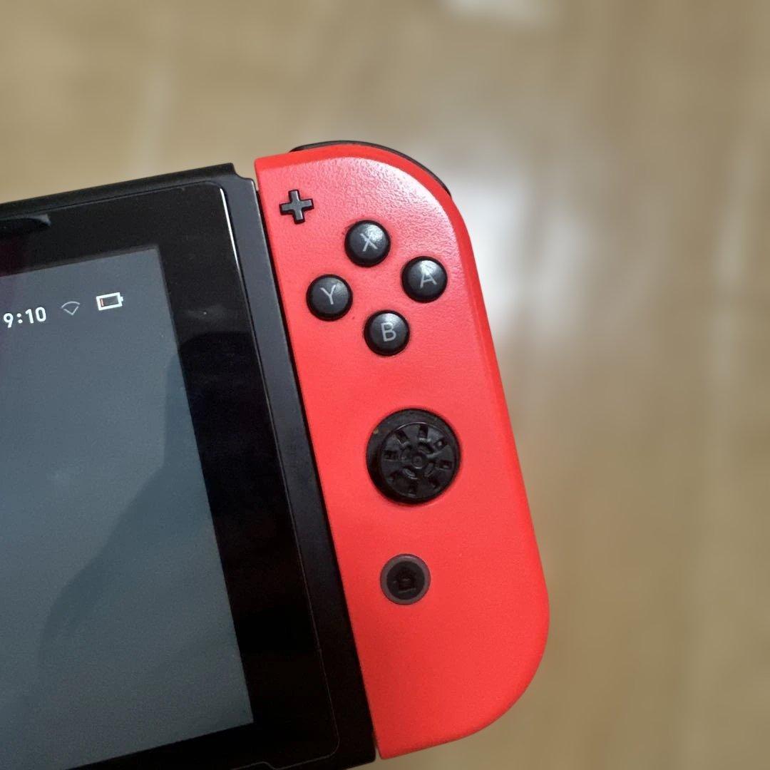 Nintendo Switch 本体 青と赤のJoy-Con、ドック