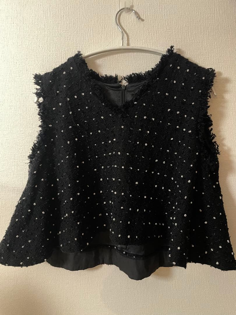 メゾンドドルチェ　キャンディーツイードベスト　ブラック　美品★