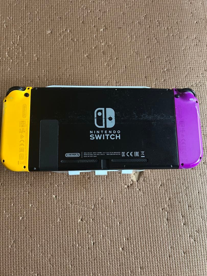 Nintendo Switch 本体 紫と黄色のJoy-Con