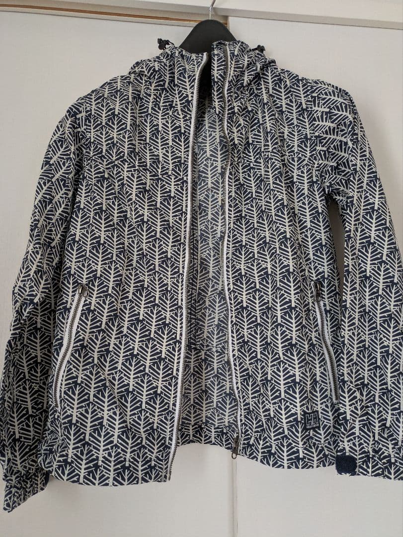 ヘリーハンセン　ウィンドブレーカー　レディースＭ2〜3回使用美品