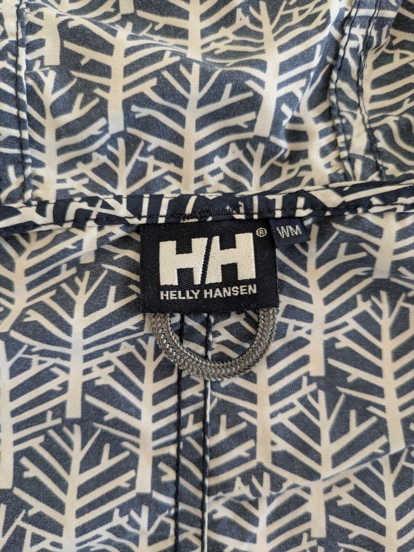 ヘリーハンセン　ウィンドブレーカー　レディースＭ2〜3回使用美品