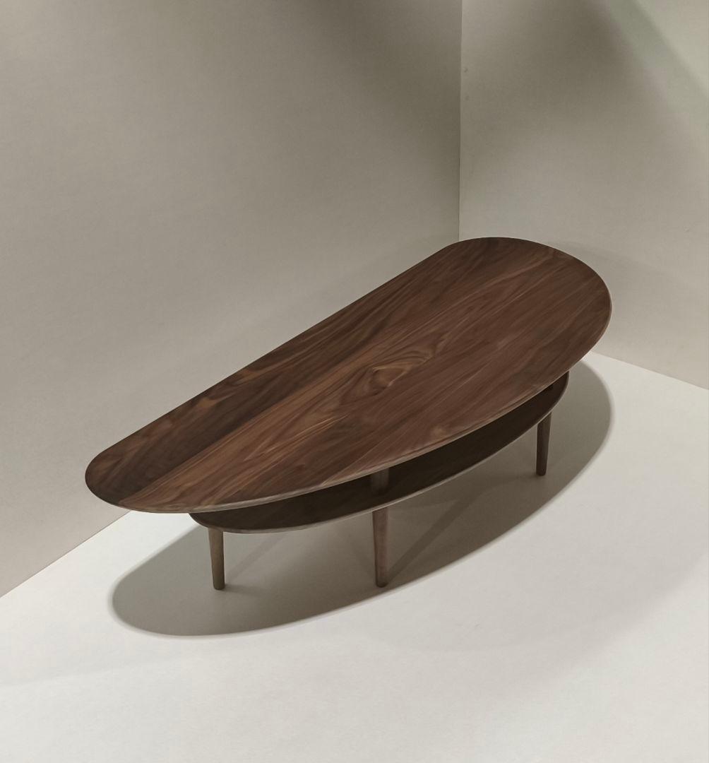 ohanaボルドビーン１２６　ウォールナット無垢リビングテーブル