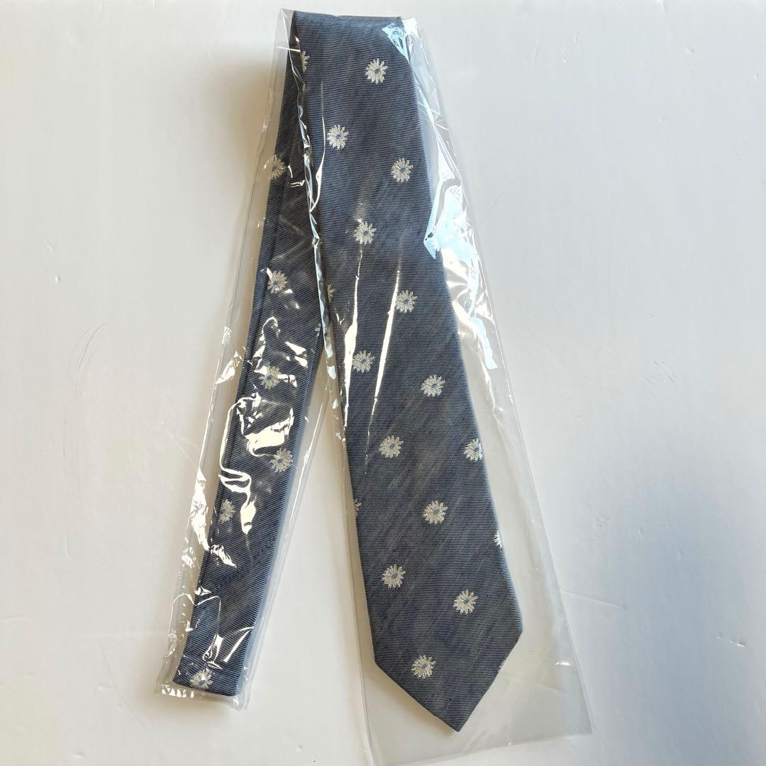 BREUER サックスブルー　花柄ネクタイ　美品