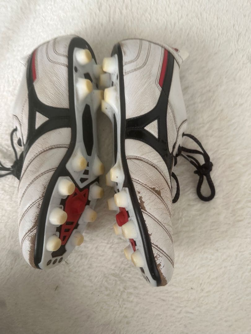 Mizuno サッカースパイク ホワイト/ブラック/レッド24.5センチ