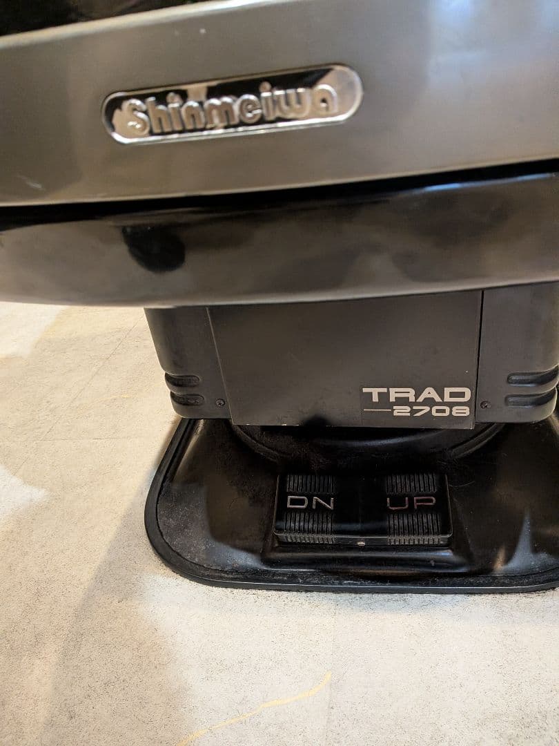 【いちご】TRAD バーバーチェア 赤【4月迄限定】