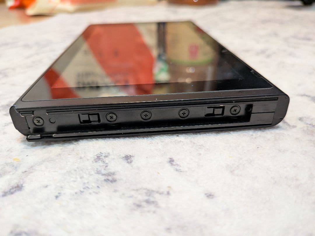 【ジャンク】任天堂Switch　2018年製 　外装割と綺麗　 Nintendo