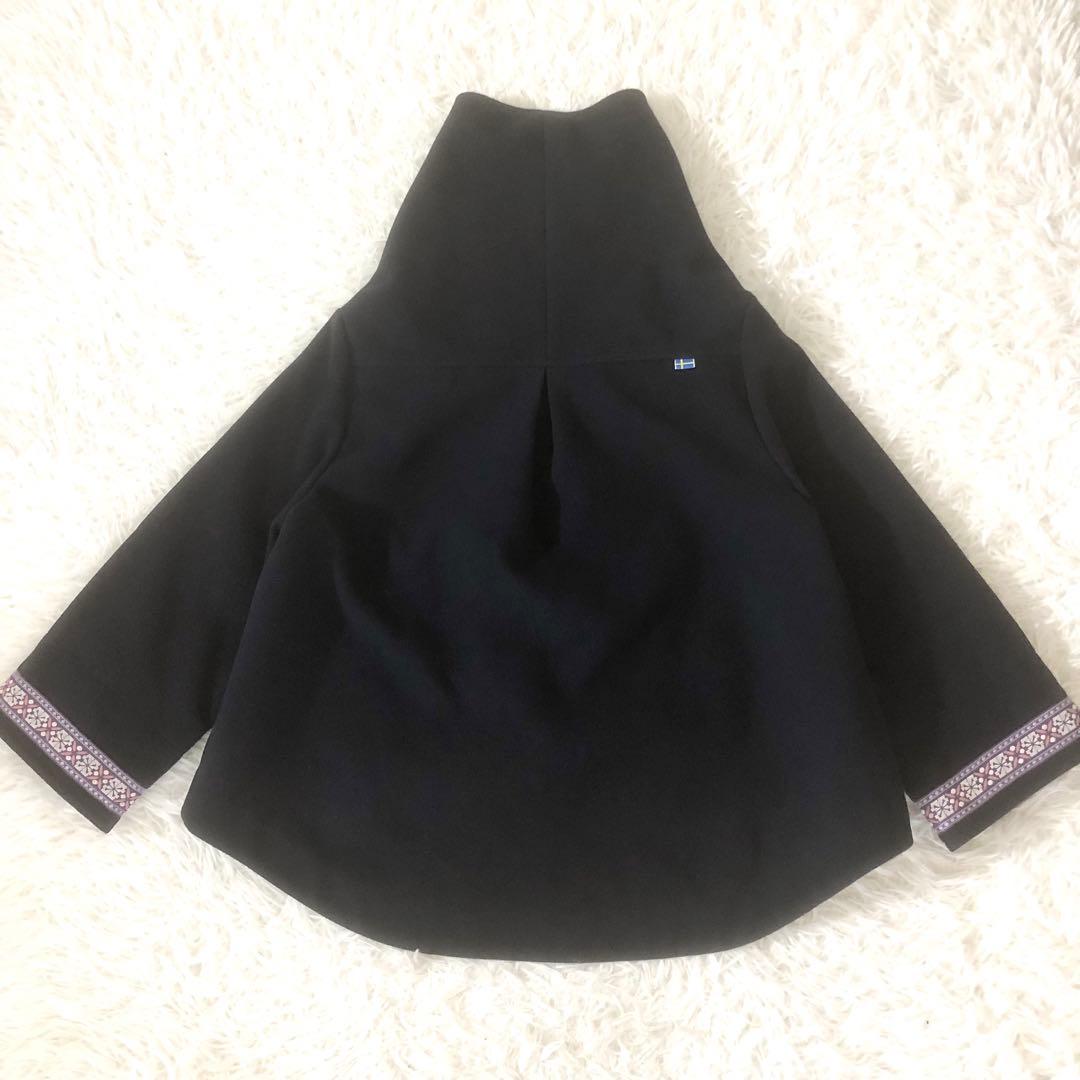 zen フェールラーベン ポンチョコート ロゴ刺繍 裏地総柄