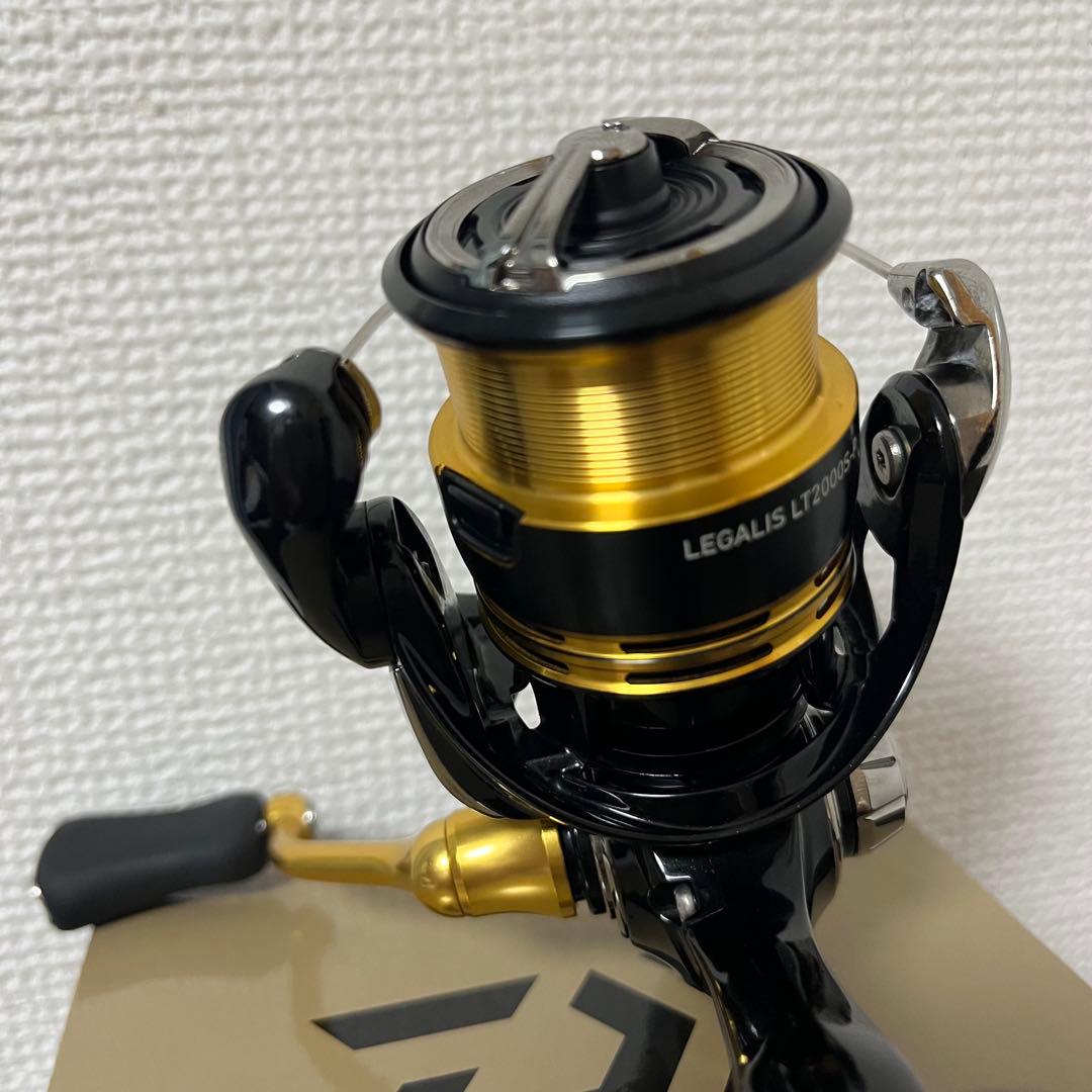 美品【DAIWA】ダイワ スピニングリール 23レガリス　LT2000S-P