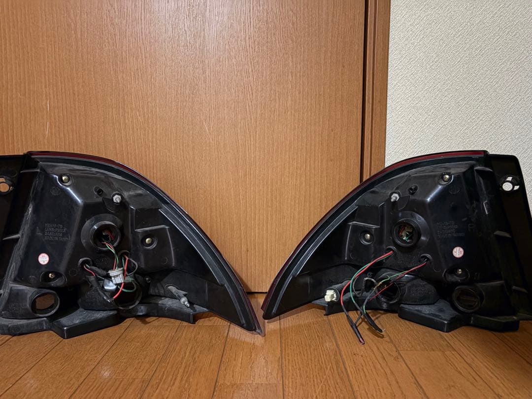 トヨタ　アルテッツァ　LEDスモークテールランプ