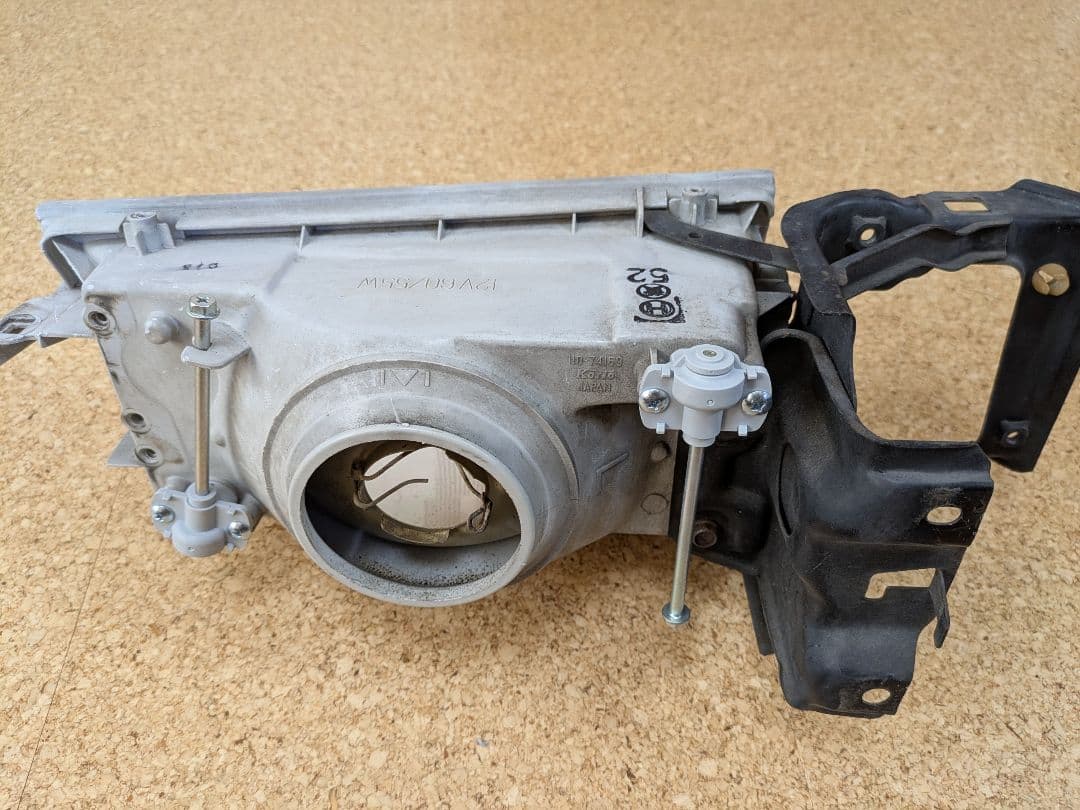 ヘッドライト AE86レビン 左 光軸調整ギア交換済