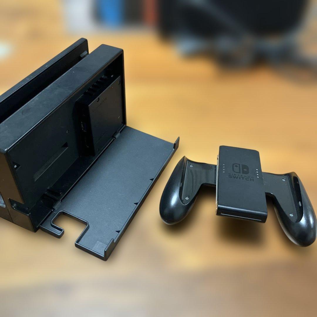 Nintendo Switch ネオンブルー／レッド+ 付属品