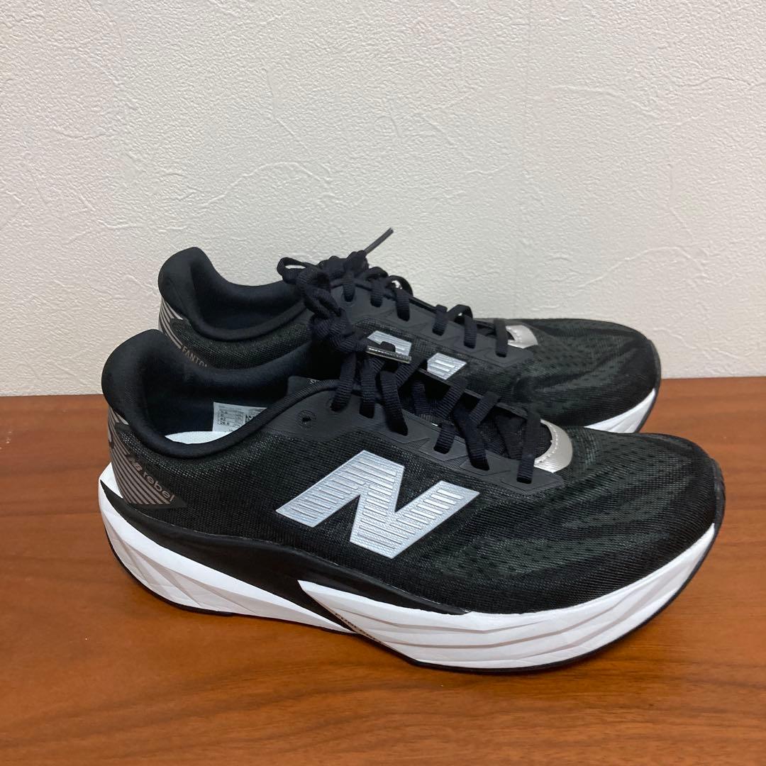 【26.5cm 2E】ニューバランス　フューエルセルレベルv5
