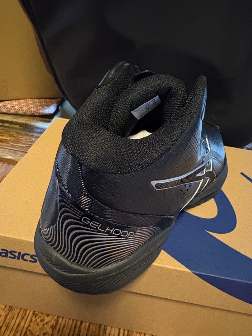 ASICS バスケットボールシューズ