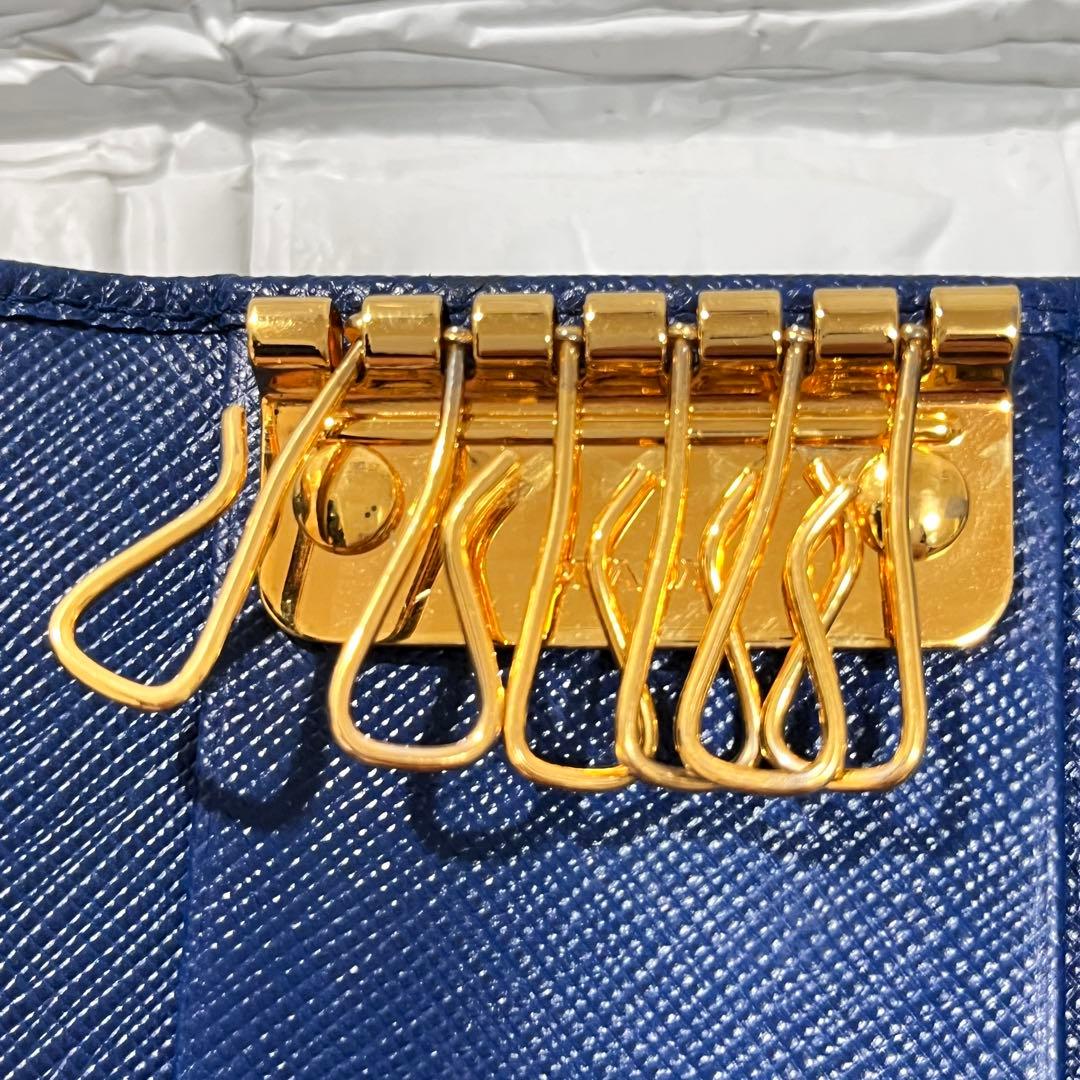 美品✨PRADA キーケース　フィオッコ　ネイビー　メタルロゴ　6連