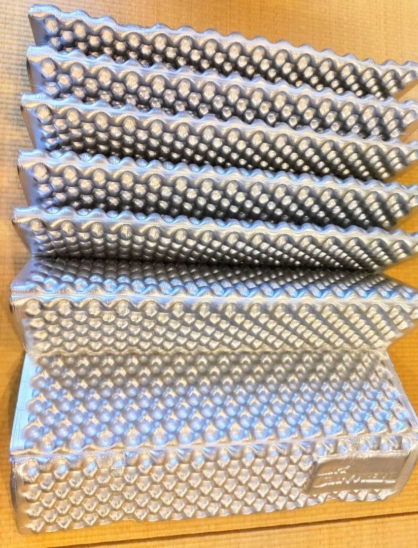 ◾使用2回のみ◾THERMAREST 折りたたみ式マット 収納袋付き