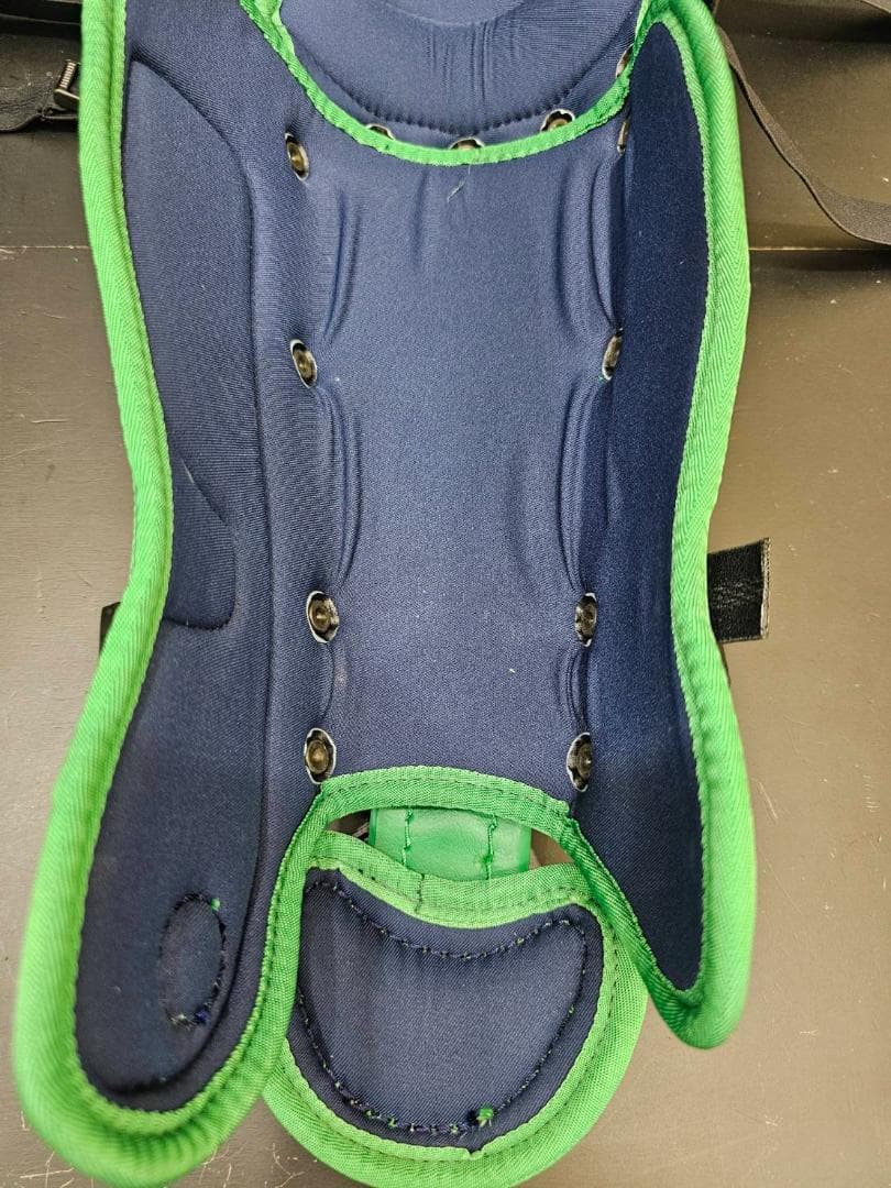 ローリングス　キャッチャー防具　レガース　大人用　緑　管理番号　KR-4