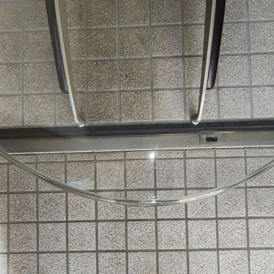 送料無料✨楕円 ガラスセンターテーブル アイアンフレーム モダンデザイン