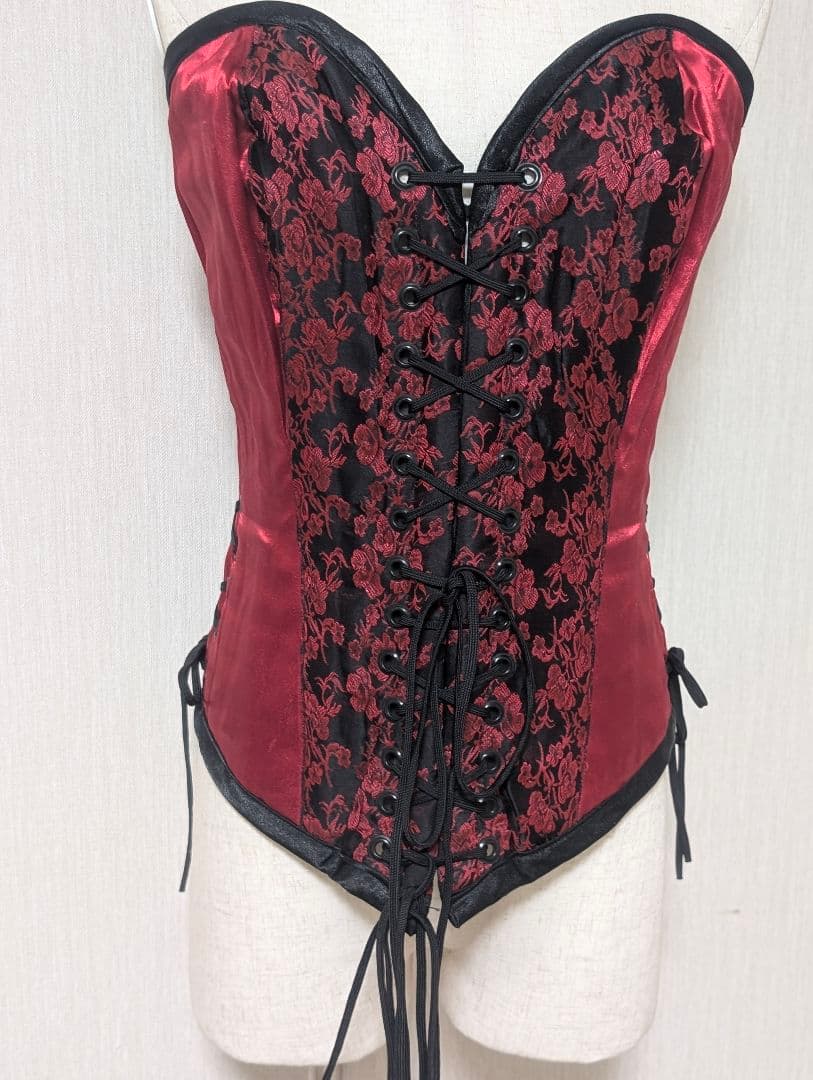 商談済み専用です！赤×黒のしっかりサテン地ファブリック！花柄コルセットビスチェ