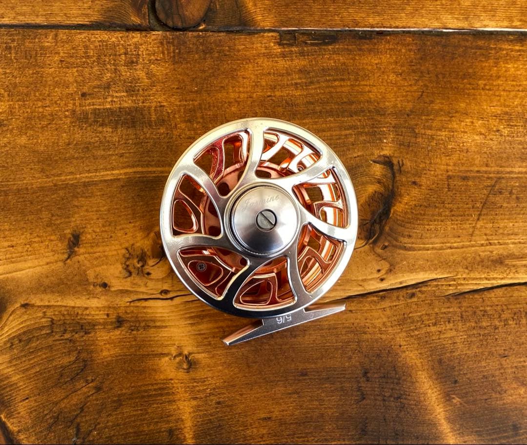 フライリール　フライフィッシング　シャンパンピンク×ゴールド　渓流釣り　5/6