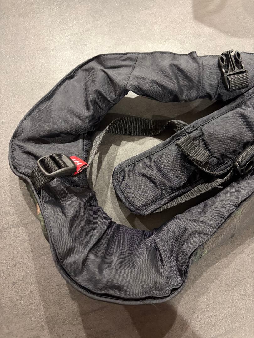 ダイワ　DF-2021 DAIWA 桜マーク 自動膨張式ライフジャケット