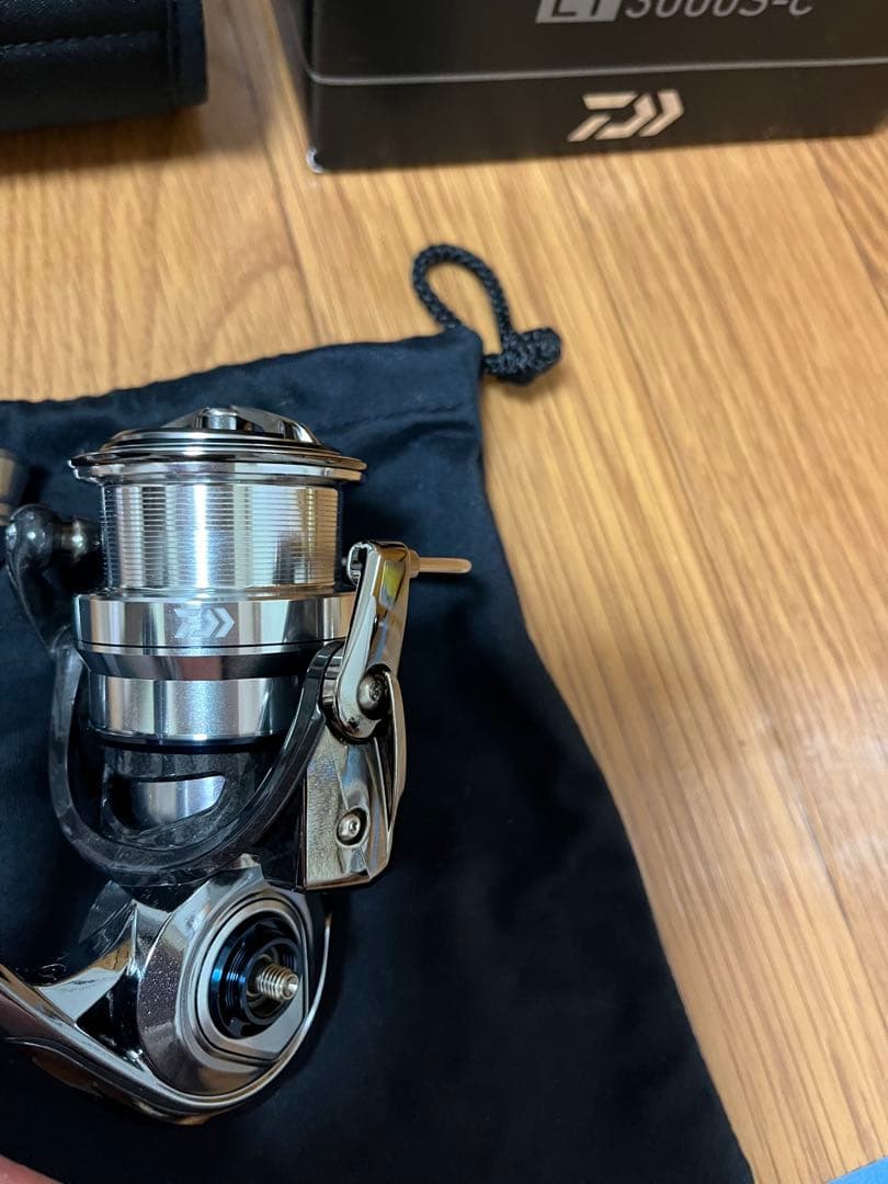 DAIWA 18EXIST スピニングリール