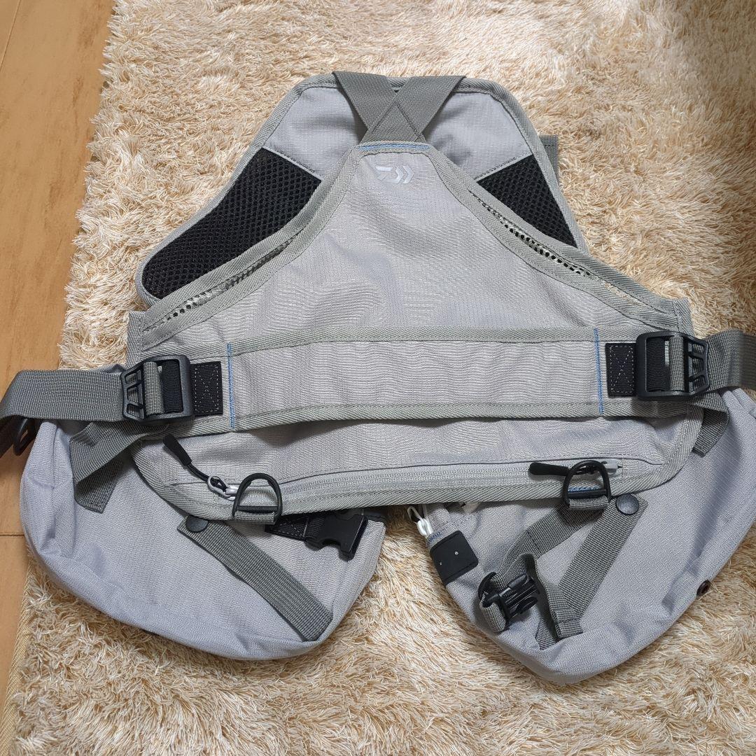 ダイワ ライトフィッシングベスト