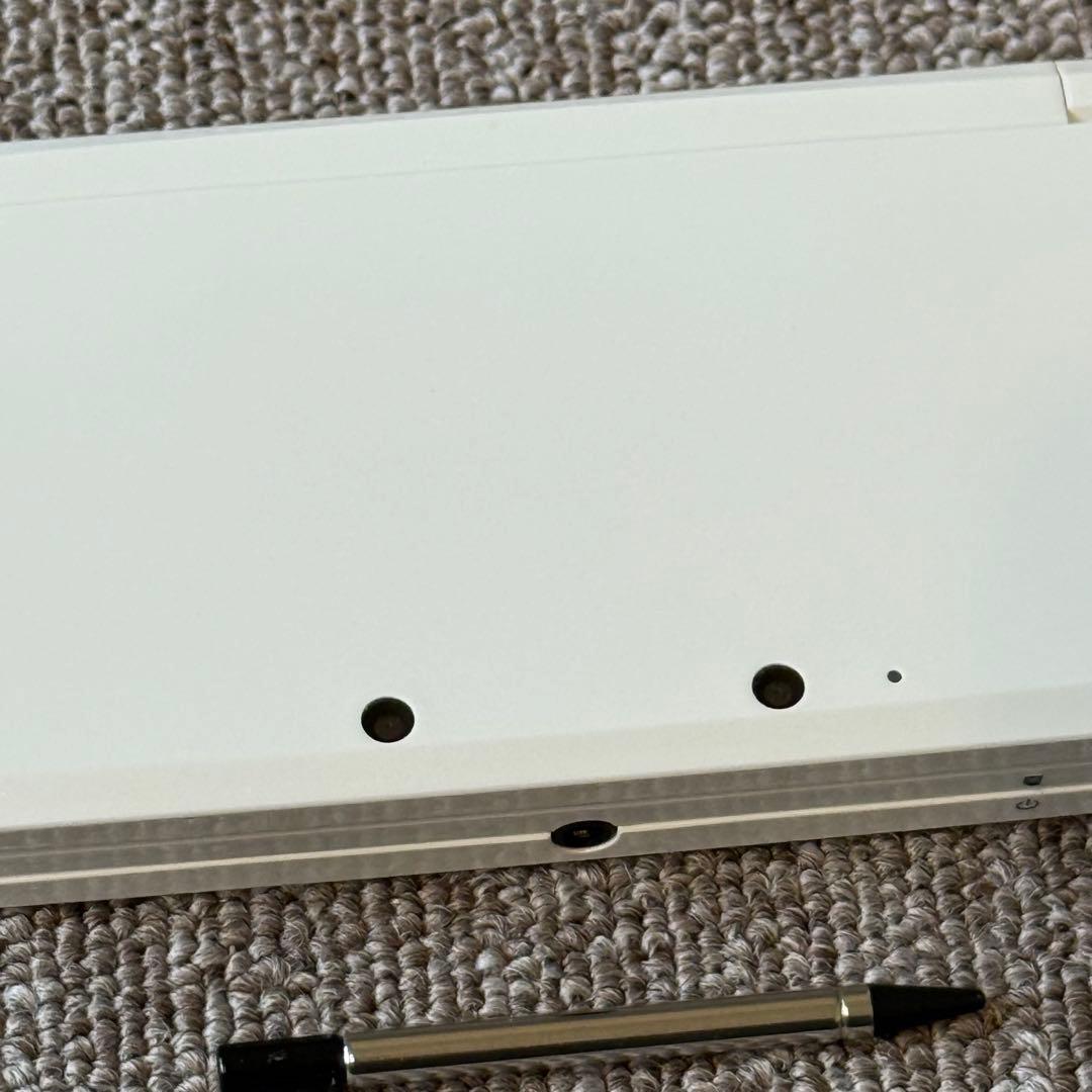 ニンテンドー3DS ピュアホワイト 箱付き