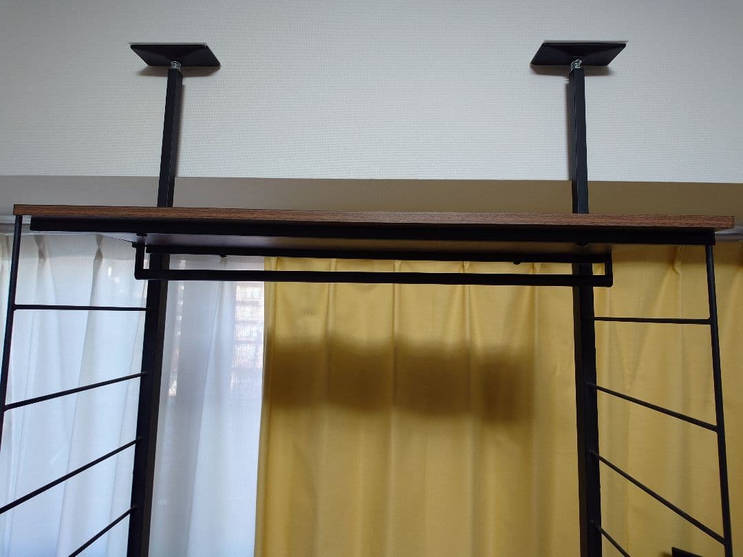 ニトリ　突っ張り壁面収納ワードローブNポルダ(ミドルブラウン)