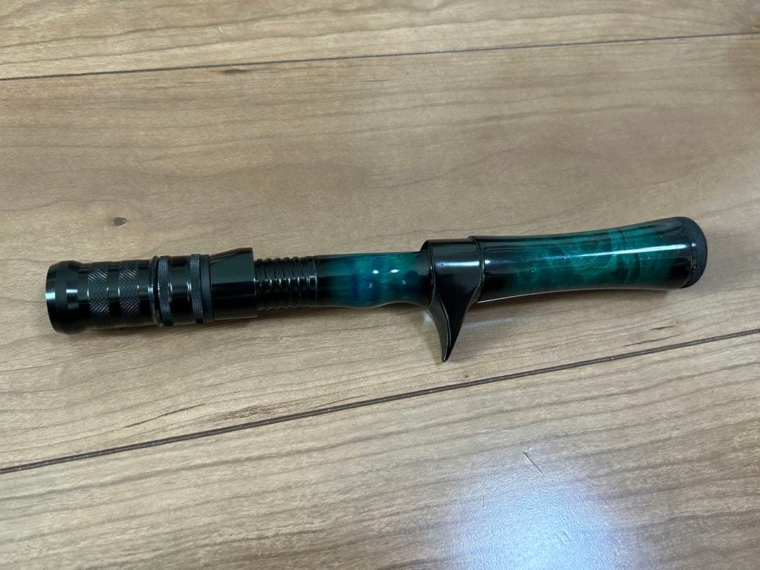 Hitotaki Works ヒトトキワークス 翡翠ブラック ベイトモデル