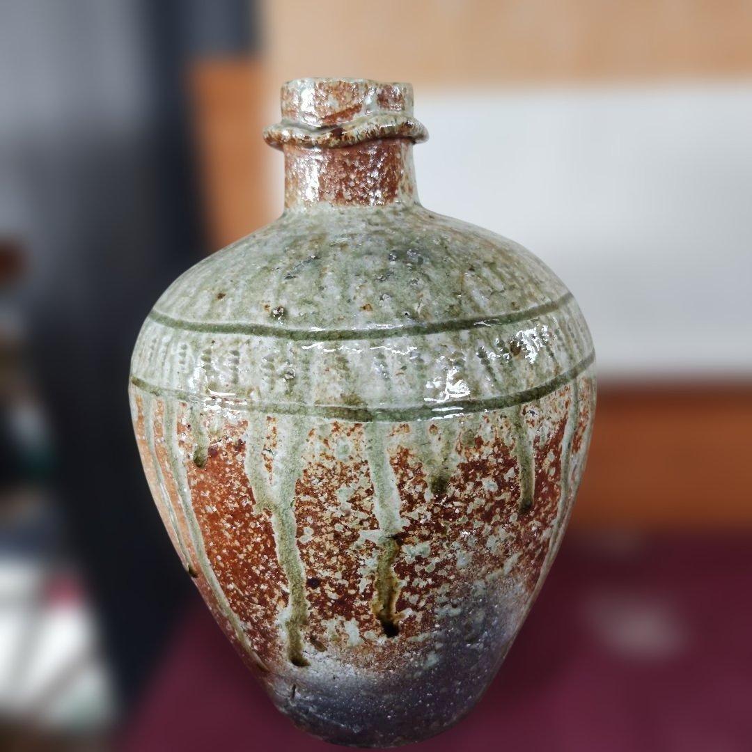 陶器の緑と茶色の瓶 中型