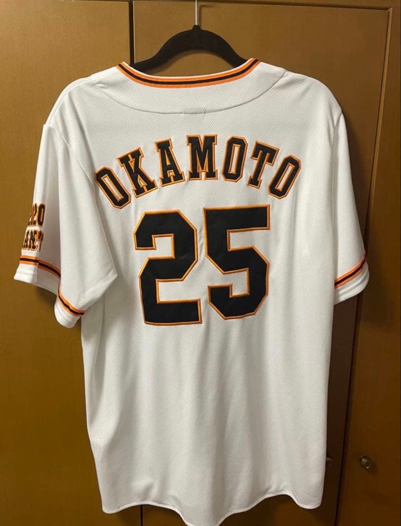 TOKYO 読売ジャイアンツ　ユニフォーム XL 岡本和真