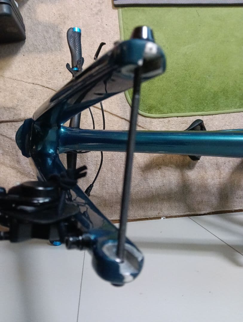 トレックＦＸスポーツ4　 フルカーボン Мsize 直接お引き取り希望です