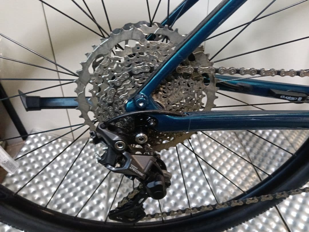 トレックＦＸスポーツ4　 フルカーボン Мsize 直接お引き取り希望です